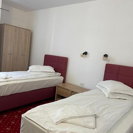 Hotel Silvana Buziaş Exteriör bild